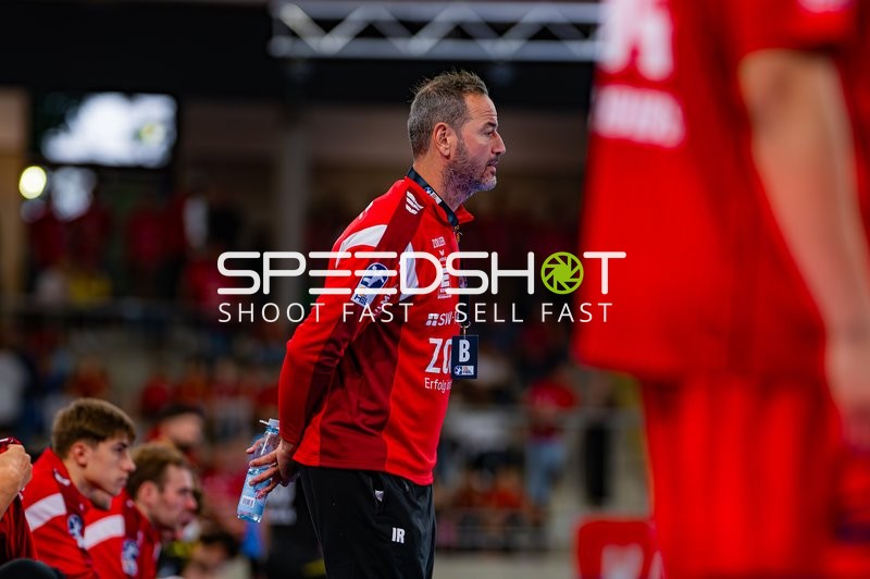 Iker Romero (Co-Trainer; SG BBM Bietigheim) an der Seitenlinie