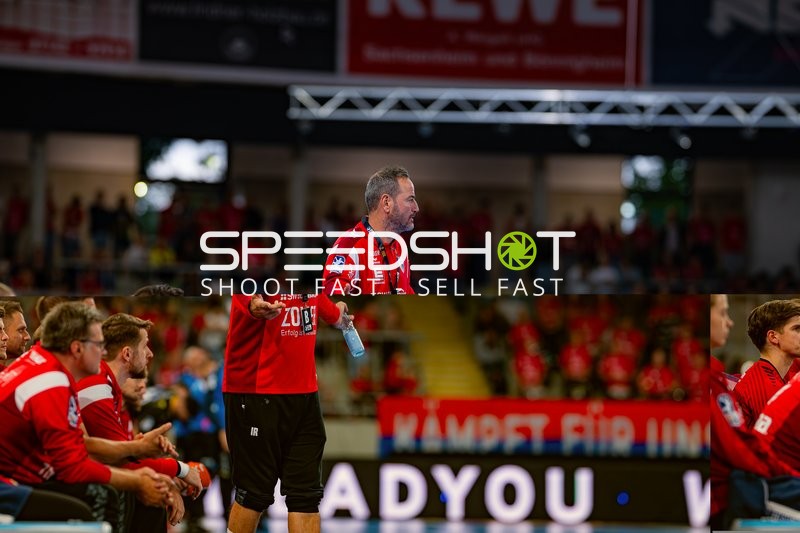 Iker Romero (Co-Trainer; SG BBM Bietigheim) an der Seitenlinie