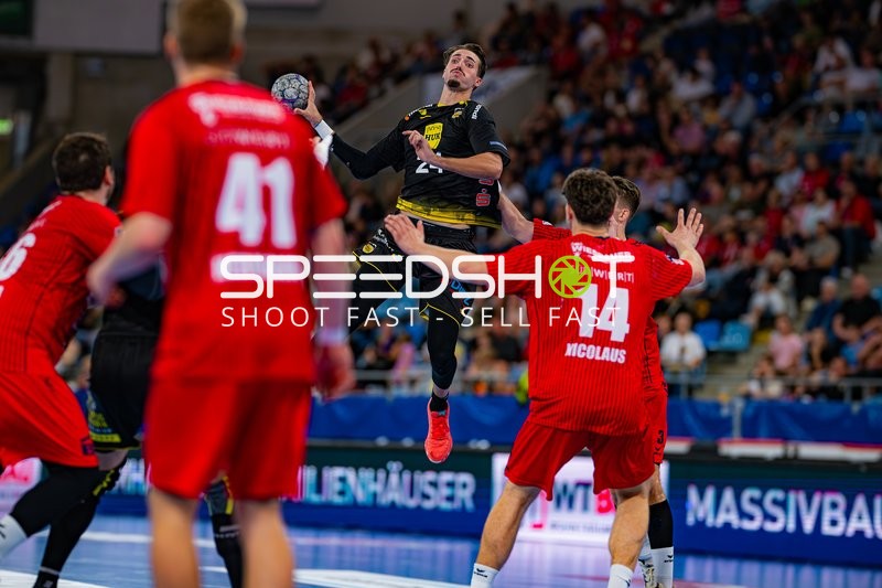 24; HSC 2000 Coburg wirft aufs Tor