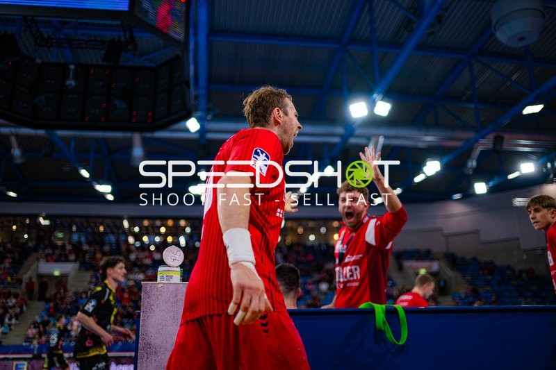 Tom Wolf (10; SG BBM Bietigheim) und Julius Kühn (5; SG BBM Bietigheim) jubeln