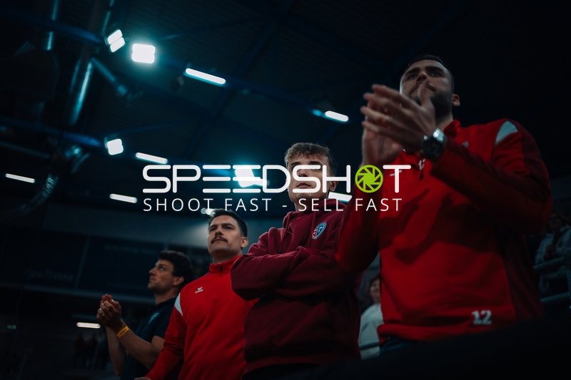 Trainer und Betreuer von Tom Görres (99; SG BBM Bietigheim) und Filip Baranasic (12; SG BBM Bietigheim)