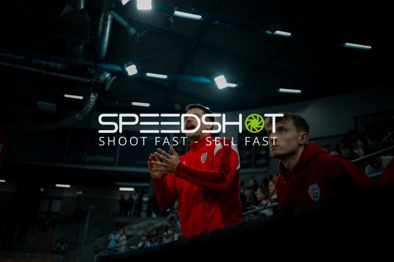 Tom Görres (99; SG BBM Bietigheim) gibt Anweisungen