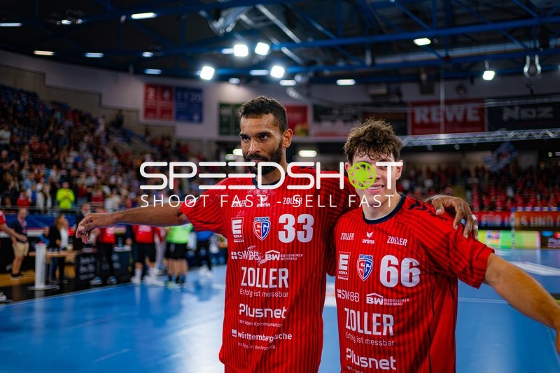 33; SG BBM Bietigheim und 66; SG BBM Bietigheim posieren