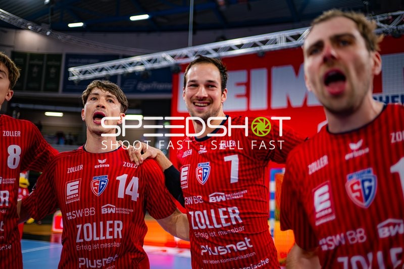 Fynn Nicolaus (14; SG BBM Bietigheim), Dominik Claus (7; SG BBM Bietigheim) und Tom Wolf (10; SG BBM Bietigheim) feiern