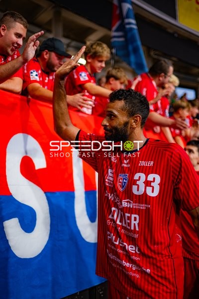 33; SG BBM Bietigheim begrüßt Fans