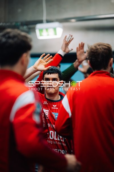 Moritz Strosack (29; SG BBM Bietigheim) im Teamkreis