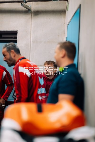 Chefcoach Iker Romero (Co-Trainer; SG BBM Bietigheim) an der Seitenlinie