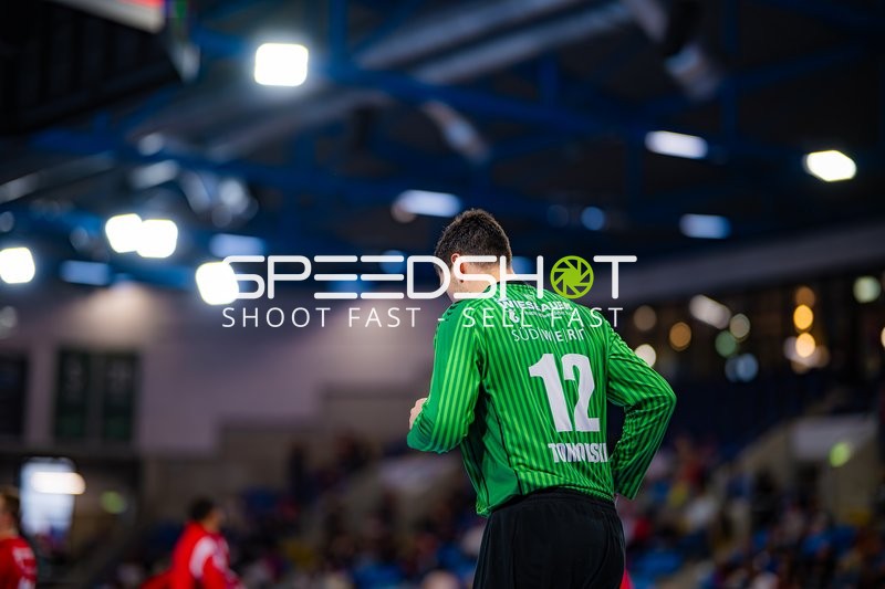 Filip Baranasic (12; SG BBM Bietigheim) steht bereit im Tor