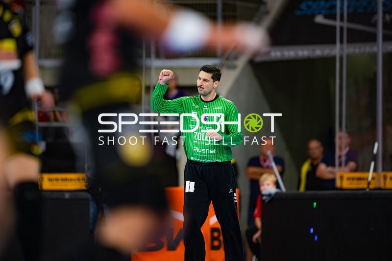 Filip Baranasic (12; SG BBM Bietigheim) steht bereit im Tor