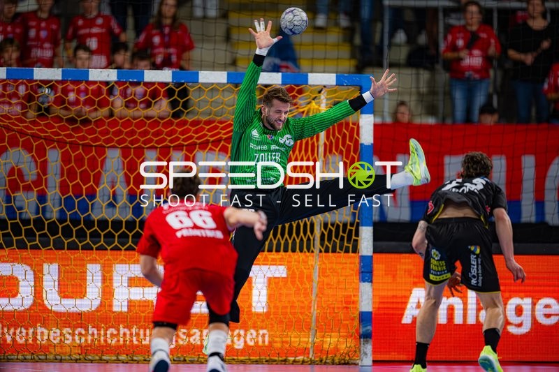 Filip Baranasic (12; SG BBM Bietigheim) pariert Wurf