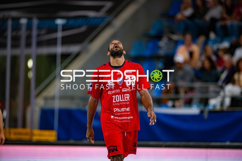 33; SG BBM Bietigheim blickt nach oben