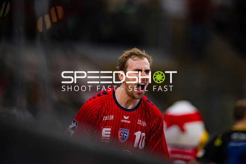 Tom Wolf (10; SG BBM Bietigheim) jubelt nach Tor