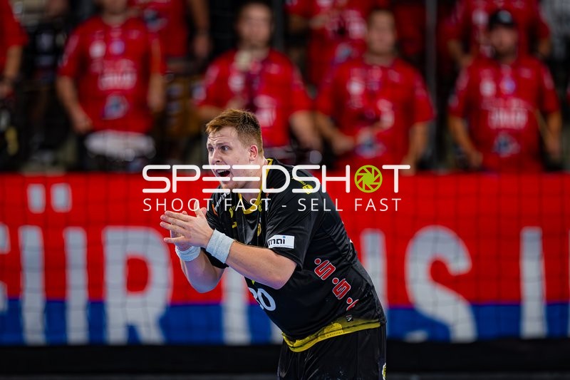 Jakob Kassing (20; HSC 2000 Coburg) gibt Anweisungen