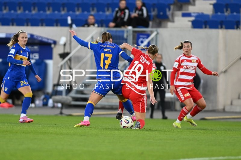 Zweikampf zwischen Rieke Tietz (17; CZJ) und Samantha Steuerwald (19; 1. FC Union Berlin)