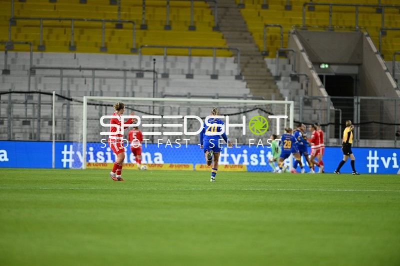 Spielszene mit mehreren Spielerinnen