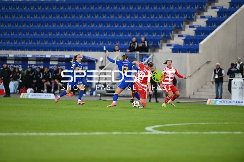 Zweikampf um den Ball