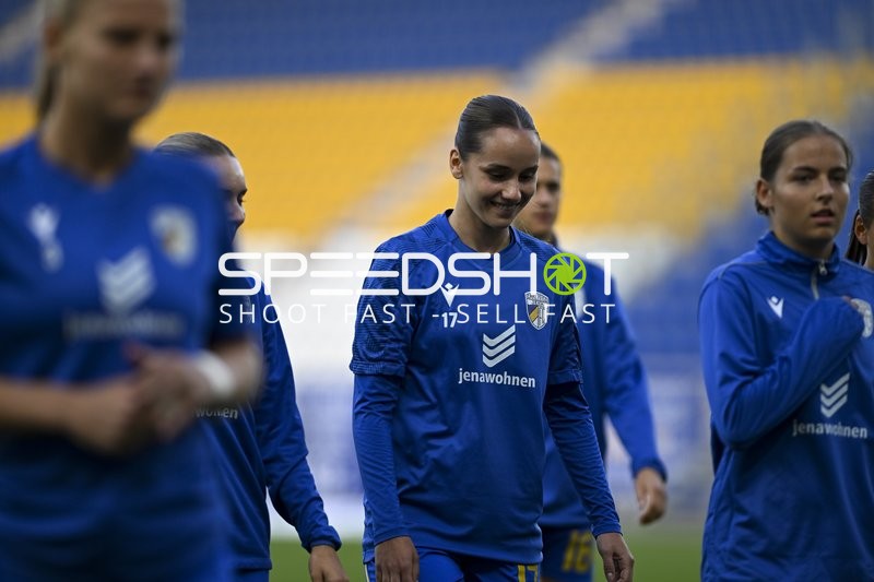 Spielerinnen beim Aufwärmen