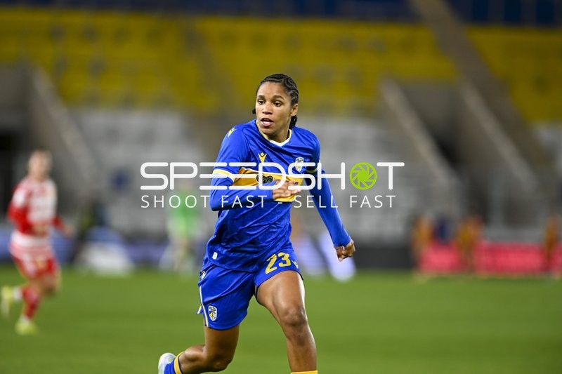 Josephine Bonsu in Aktion