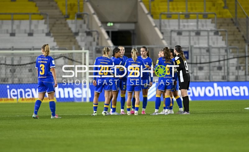 Spielerinnen sammeln sich