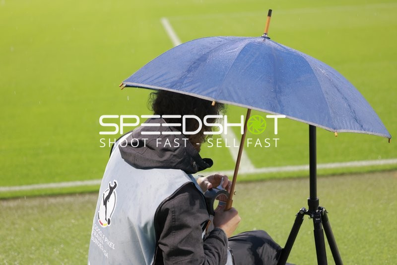 Person am Spielfeldrand