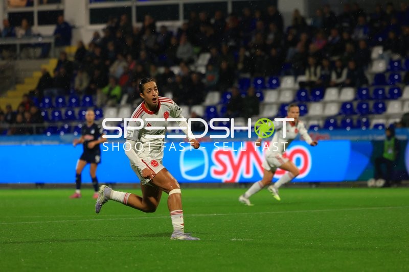 Spielszene mit Selma Licina (17; FCN)