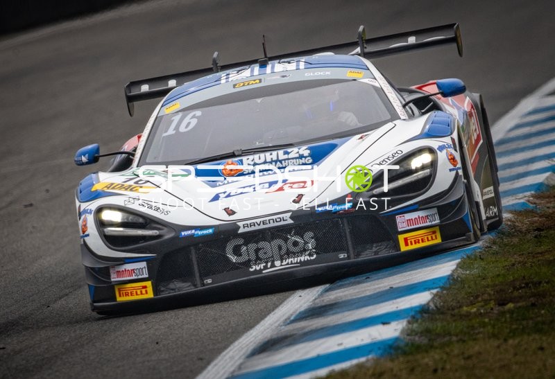 16; DTM 2025 auf der Rennstrecke