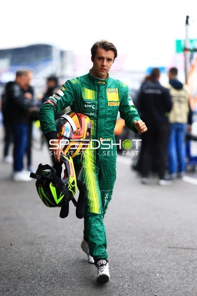 Fahrer im Rennanzug am Hockenheimring