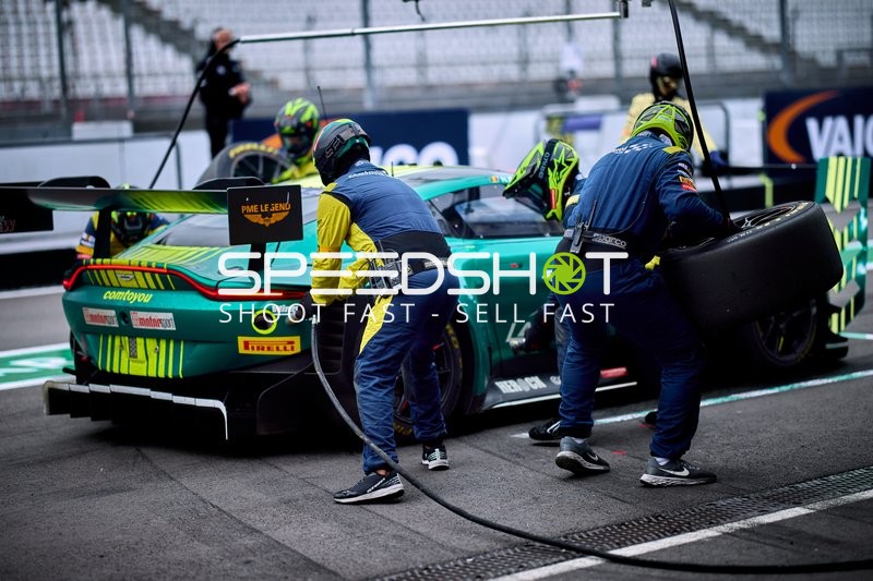 Mechaniker bei Boxenstopp