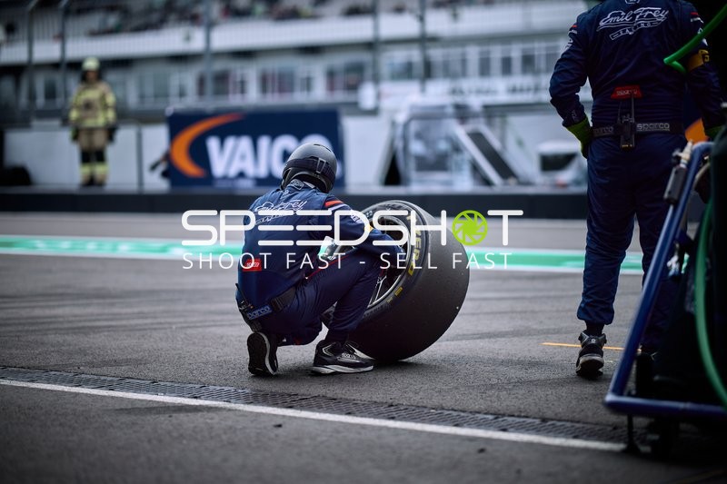 Mechaniker in der Boxengasse