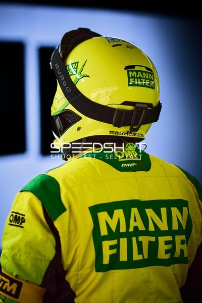 Mechaniker mit Rennanzug