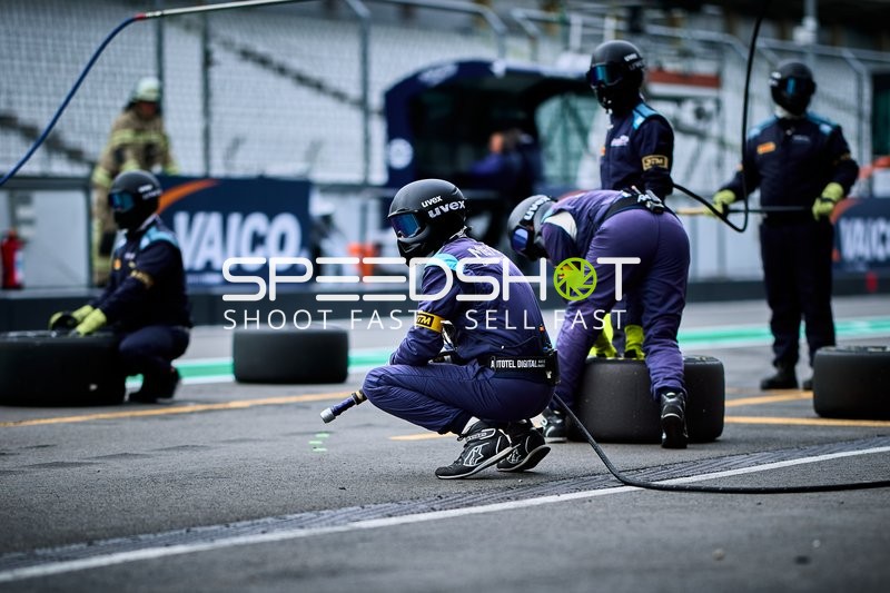 Mechaniker in der Boxengasse