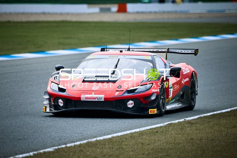 Rennfahrzeug auf der Rennstrecke