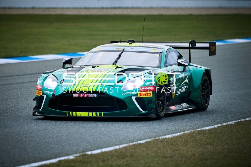 Rennfahrzeug auf der Rennstrecke