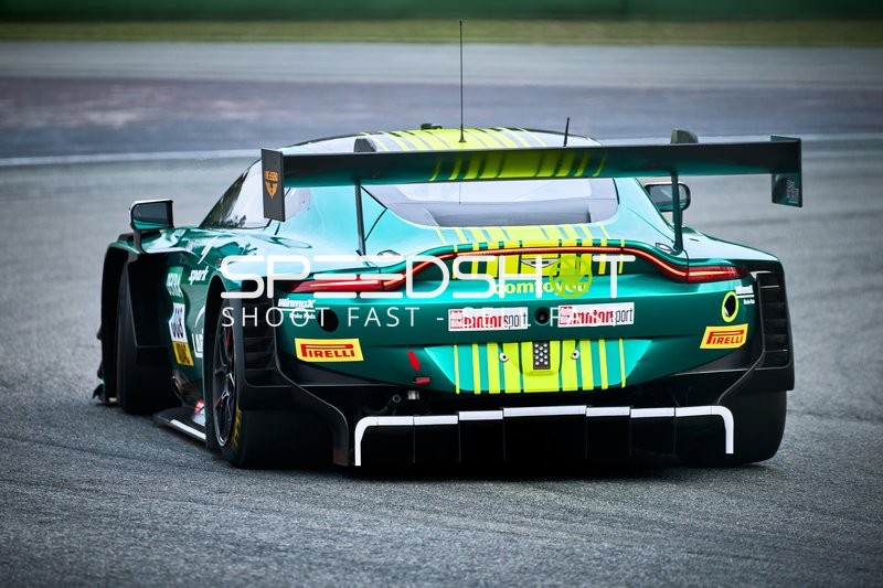 Rennfahrzeug am Hockenheimring