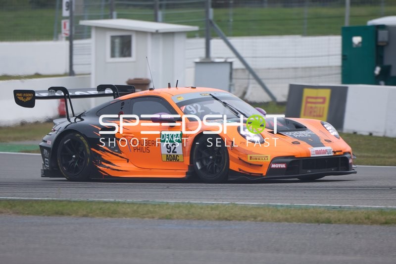 Rennfahrzeug auf dem Hockenheimring