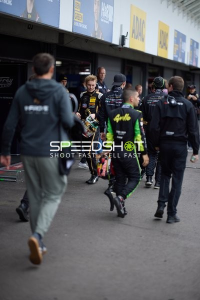 DTM 2025 (19): Luca Engstler im Fahrerlager