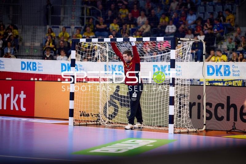Torwart Domenico Ebner (1; SC DHfK Leipzig) im Tor
