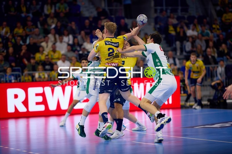 1. Handball-Bundesliga: Jannik Kohlbacher (80; Rhein Neckar Löwen) wirft aufs Tor