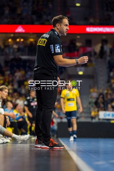 Trainer Raul Alonso (Trainer; SC DHfK Leipzig) an der Seitenlinie