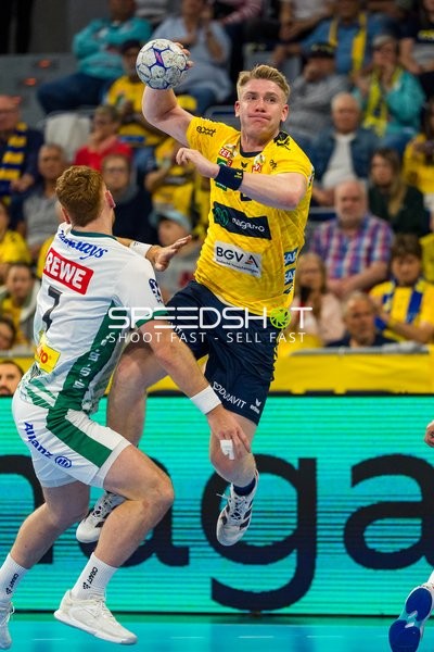 Haukur Thrastarson (25; Rhein Neckar Löwen) wirft aufs Tor