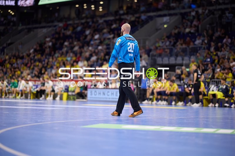 Torwart Mike Jensen (20; Rhein Neckar Löwen) auf dem Feld