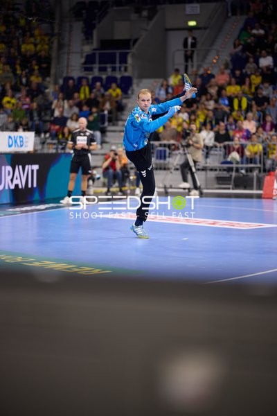 David Späth (29; Rhein Neckar Löwen) steht bereit im Tor