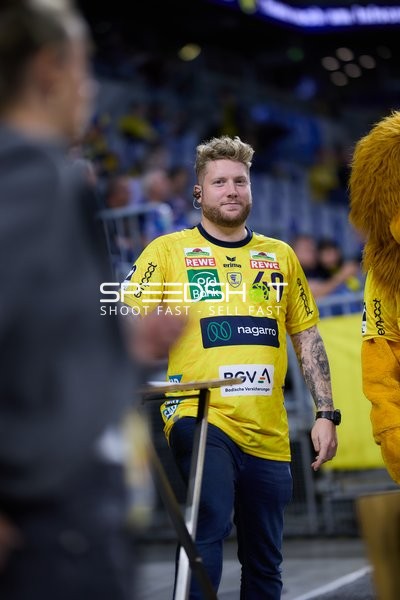 1. Handball-Bundesliga: Kevin Gerwin (49; Rhein Neckar Löwen) am Spielfeldrand