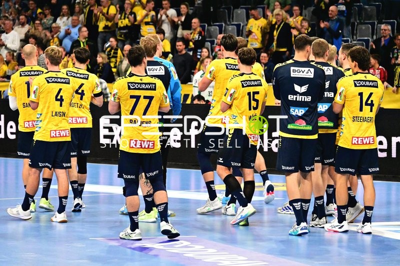 Rhein Neckar Löwen versammeln sich