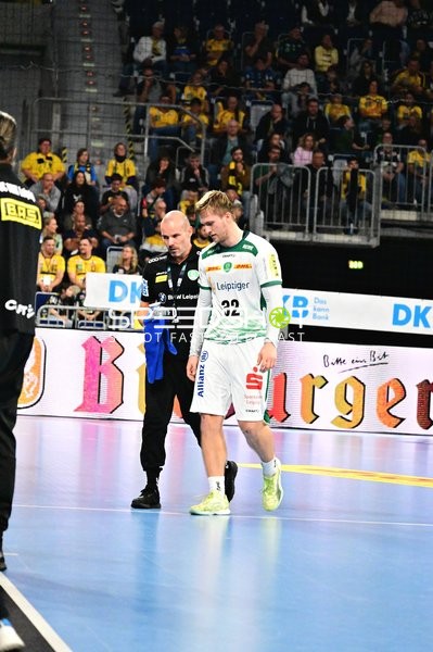 Gespräch auf dem Spielfeld