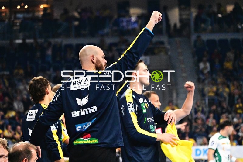 Maik Machulla (Trainer; Rhein Neckar Löwen) und Robert Timmermeister (7; Rhein Neckar Löwen) jubeln