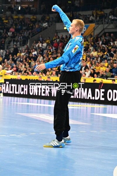 David Späth (29; Rhein Neckar Löwen) steht bereit im Tor