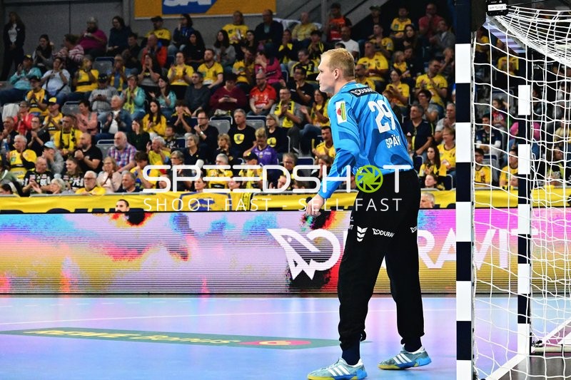 David Späth (29; Rhein Neckar Löwen) steht bereit im Tor