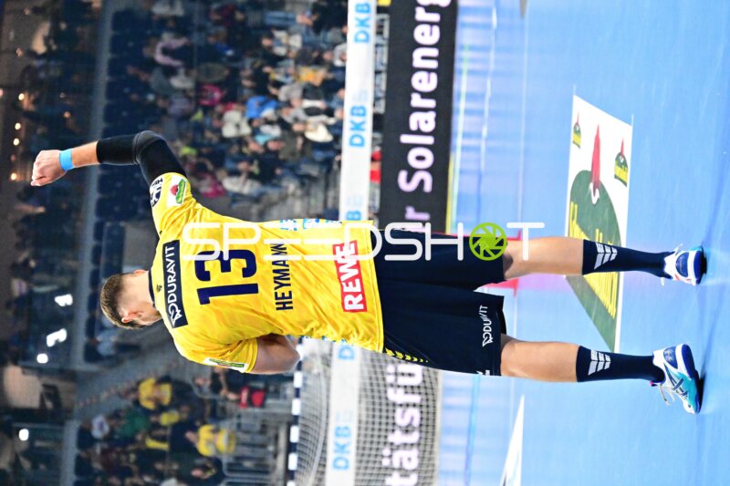 Sebastian Heymann (13; Rhein Neckar Löwen) positioniert sich