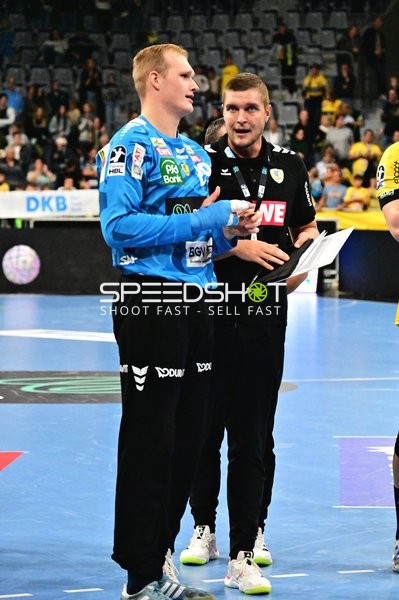 Trainer und Co-Trainer im Gespräch